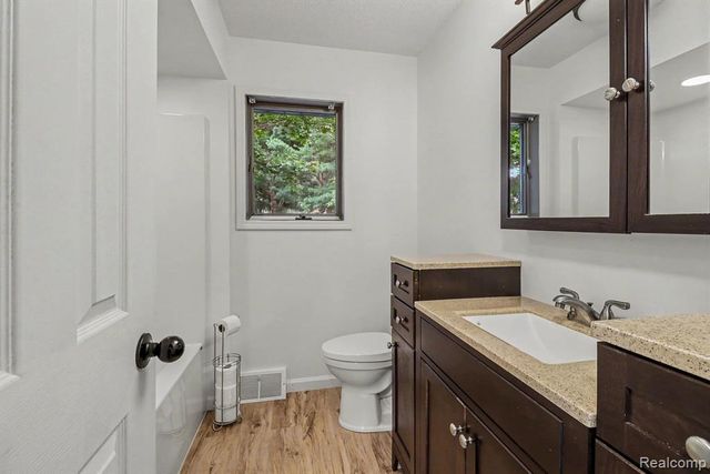 1478 Hendrick Road, Muskegon, MI 49441