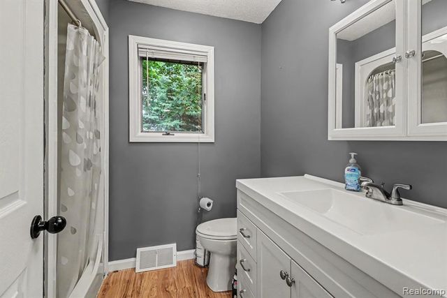 1478 Hendrick Road, Muskegon, MI 49441