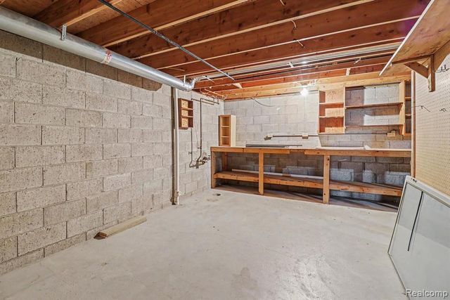 1478 Hendrick Road, Muskegon, MI 49441