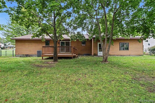1478 Hendrick Road, Muskegon, MI 49441