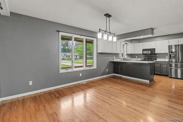 1478 Hendrick Road, Muskegon, MI 49441