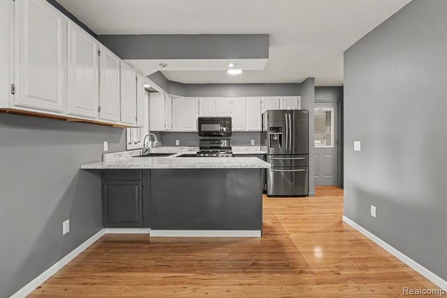 1478 Hendrick Road, Muskegon, MI 49441