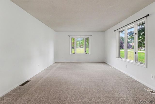 1478 Hendrick Road, Muskegon, MI 49441