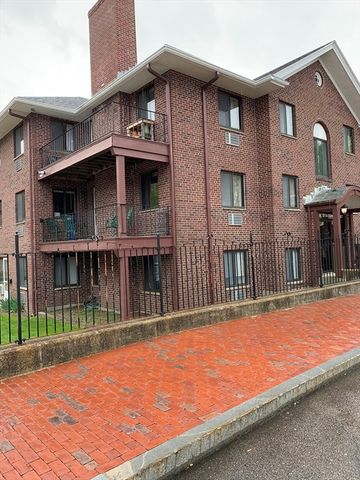 1 Station St 2-1, Hingham, MA 02043