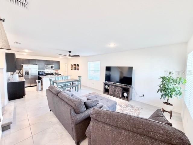 633 BELGROVE STREET, Debary, FL 32713