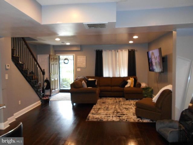 3210 MASSACHUSETTS AVE, Baltimore, MD 21229