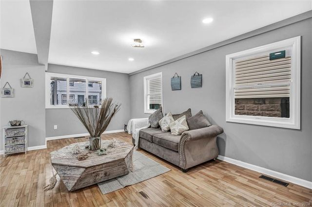 45 Arlington Street, West Haven, CT 06516