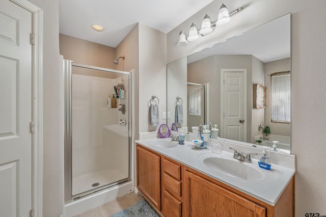 6952 La Hacienda Dr, Flint, TX 75762