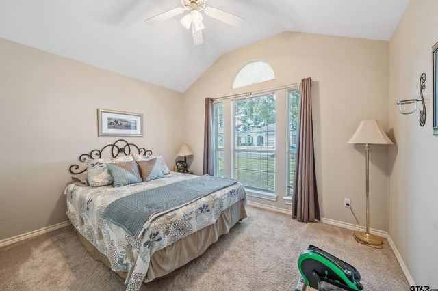 6952 La Hacienda Dr, Flint, TX 75762