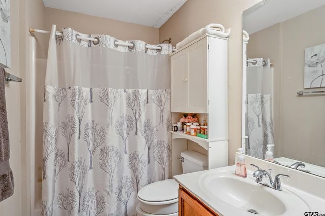 6952 La Hacienda Dr, Flint, TX 75762