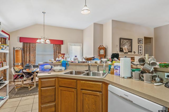 6952 La Hacienda Dr, Flint, TX 75762