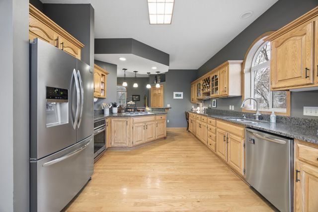 12400 Shenandoah Boulevard NW, Coon Rapids, MN 55448