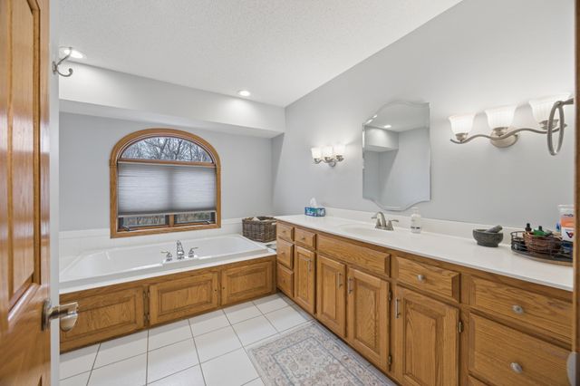 12400 Shenandoah Boulevard NW, Coon Rapids, MN 55448