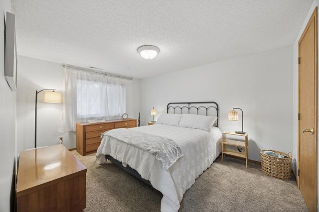 12400 Shenandoah Boulevard NW, Coon Rapids, MN 55448