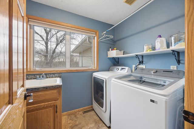 12400 Shenandoah Boulevard NW, Coon Rapids, MN 55448