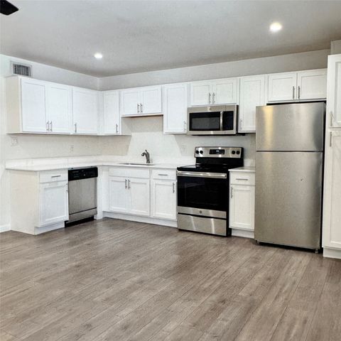 5010 San Jacinto Street 204, Dallas, TX 75206
