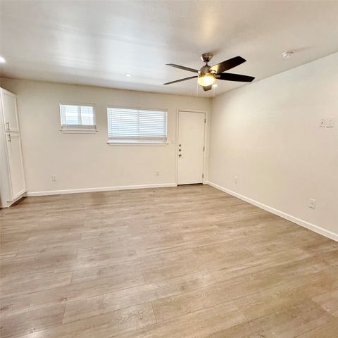 5010 San Jacinto Street 204, Dallas, TX 75206