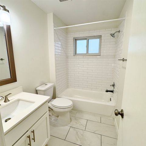 5010 San Jacinto Street 204, Dallas, TX 75206