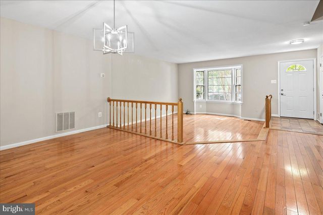 9606 SCOTCH HAVEN DR, Vienna, VA 22181