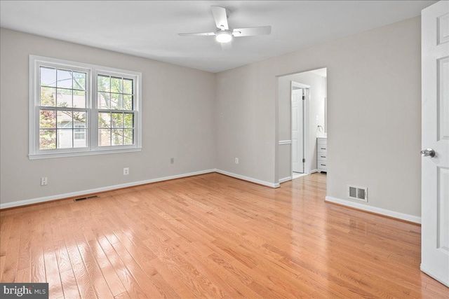 9606 SCOTCH HAVEN DR, Vienna, VA 22181