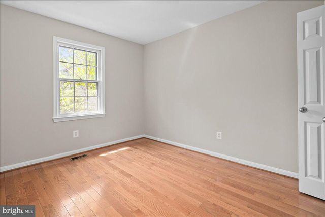 9606 SCOTCH HAVEN DR, Vienna, VA 22181