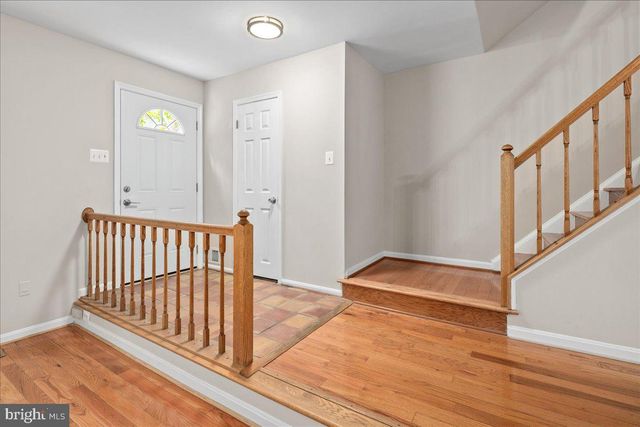 9606 SCOTCH HAVEN DR, Vienna, VA 22181