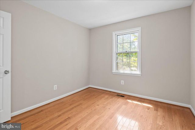 9606 SCOTCH HAVEN DR, Vienna, VA 22181