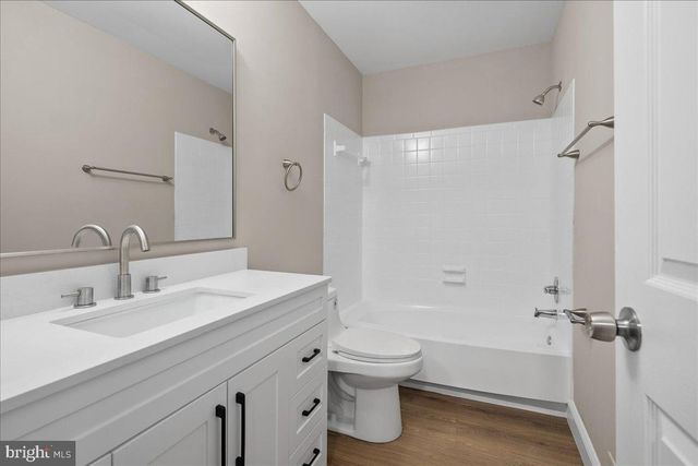9606 SCOTCH HAVEN DR, Vienna, VA 22181