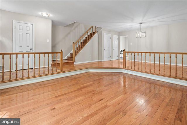9606 SCOTCH HAVEN DR, Vienna, VA 22181