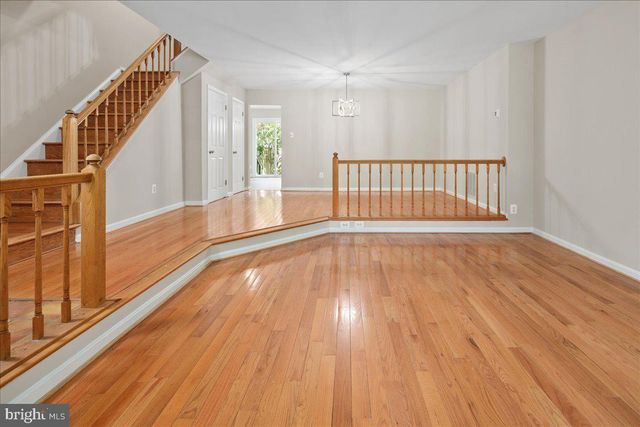 9606 SCOTCH HAVEN DR, Vienna, VA 22181