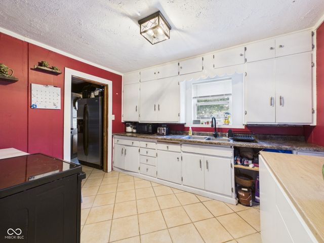 2611 E 10th Street, Anderson, IN 46012