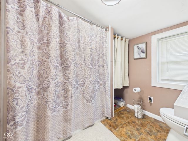 2611 E 10th Street, Anderson, IN 46012
