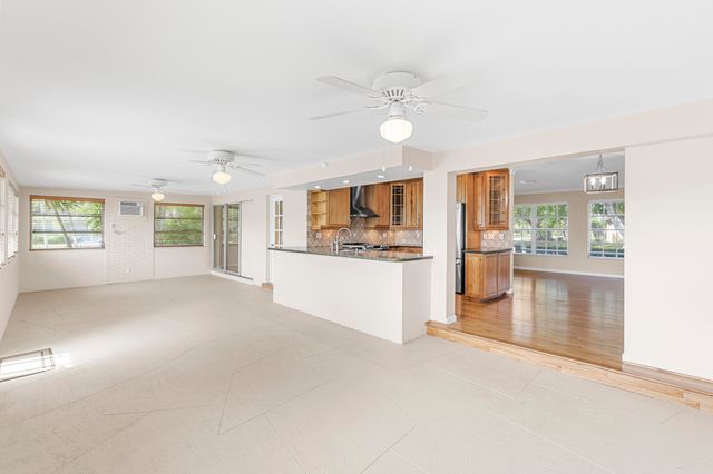 1424 SE 12th Avenue, Deerfield Beach, FL 33441