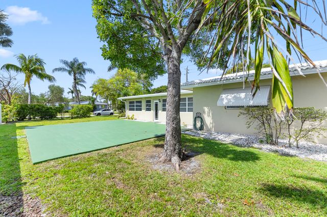 1424 SE 12th Avenue, Deerfield Beach, FL 33441