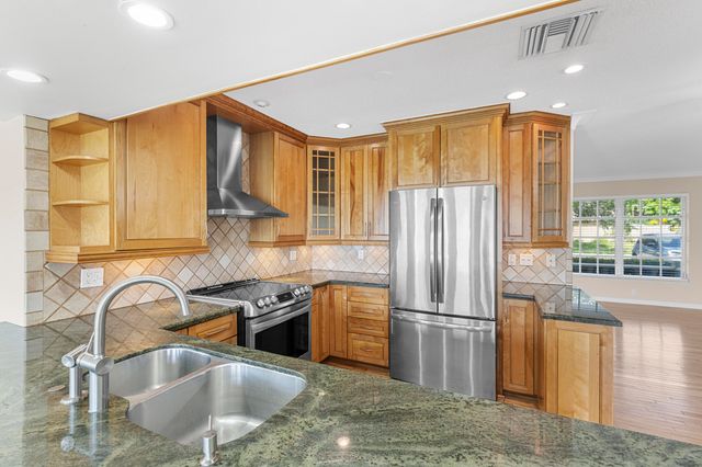 1424 SE 12th Avenue, Deerfield Beach, FL 33441