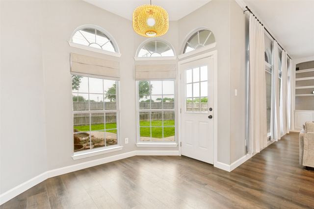 7305 Silverthorn Drive, Rowlett, TX 75089