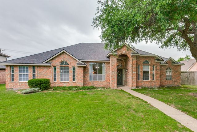 7305 Silverthorn Drive, Rowlett, TX 75089