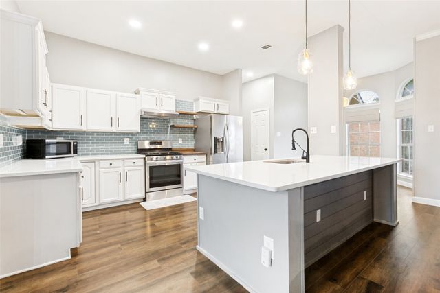 7305 Silverthorn Drive, Rowlett, TX 75089