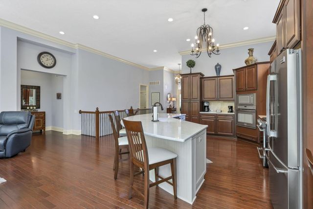 3871 Shadowstone Way, Columbus, OH 43221