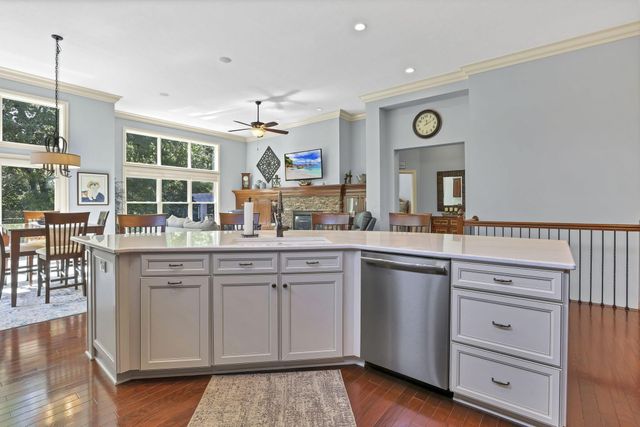 3871 Shadowstone Way, Columbus, OH 43221
