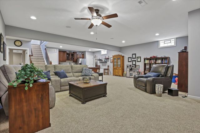 3871 Shadowstone Way, Columbus, OH 43221