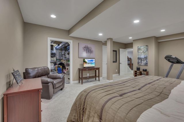 3871 Shadowstone Way, Columbus, OH 43221
