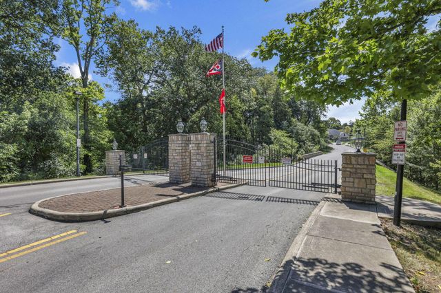 3871 Shadowstone Way, Columbus, OH 43221
