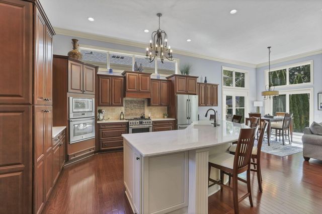 3871 Shadowstone Way, Columbus, OH 43221