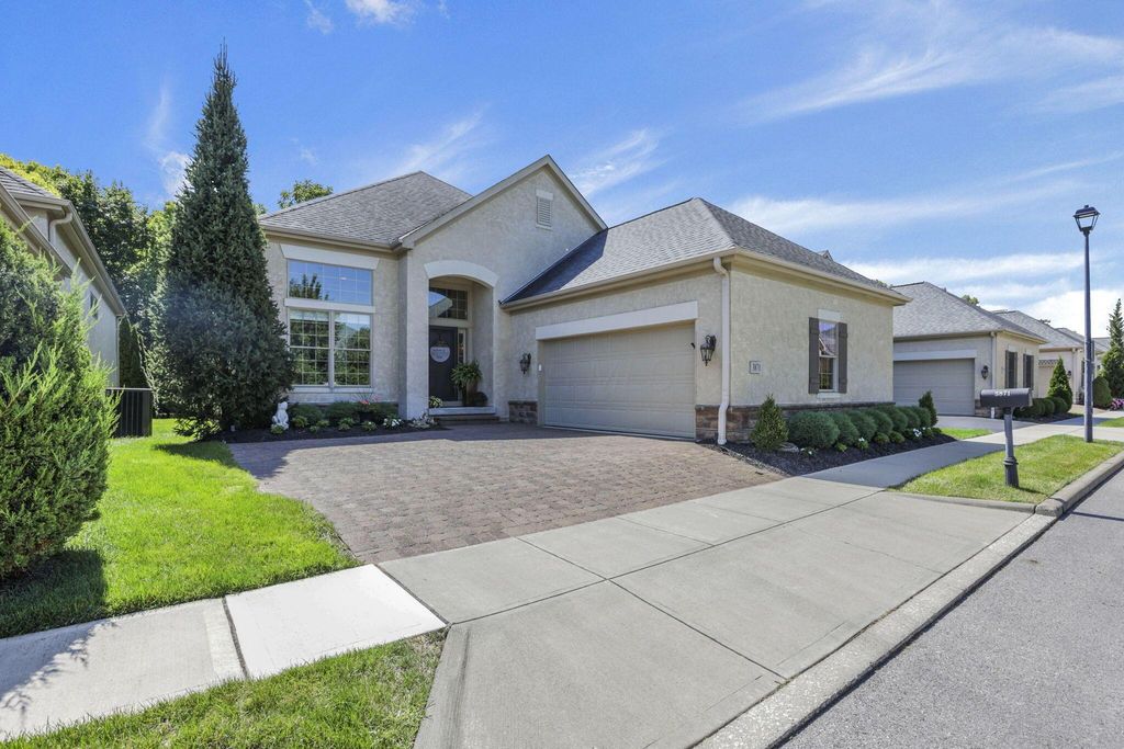 3871 Shadowstone Way, Columbus, OH 43221