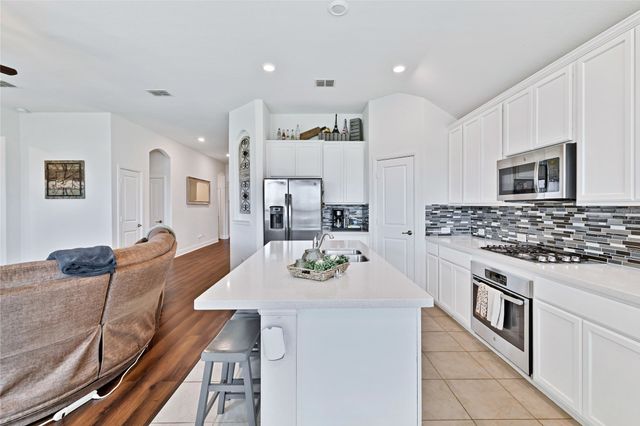 7244 Montosa Trail, Fort Worth, TX 76131