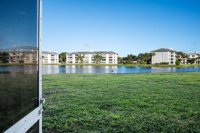 9430 Poinciana Place 110, Davie, FL 33324