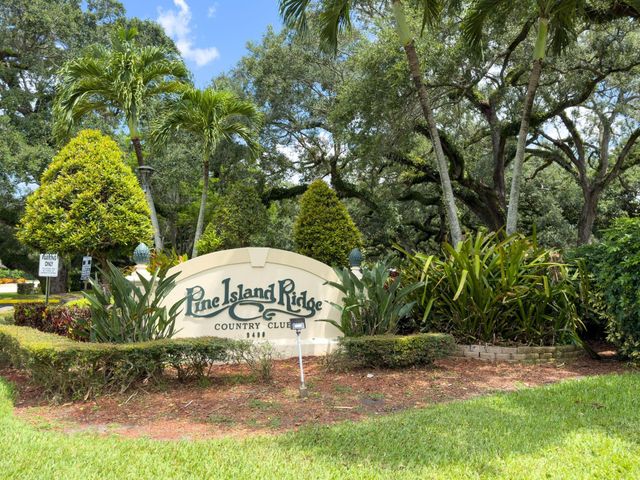 9430 Poinciana Place 110, Davie, FL 33324