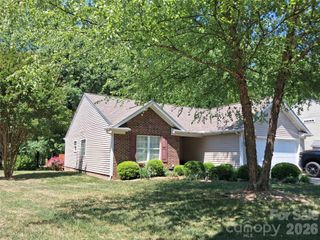 207 Woodlynn Drive, Charlotte, NC 28214