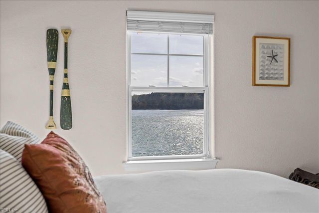 2137 Nottoway LN, Virginia Beach, VA 23456